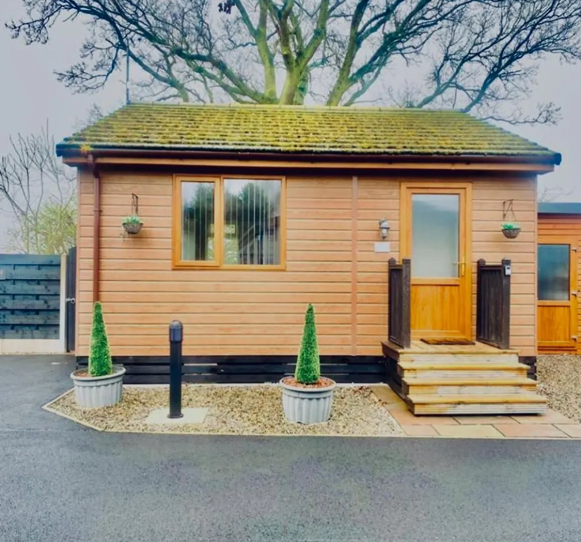 יורק Cherry Cabin With Hot Tub